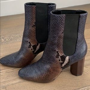 Donald Pliner Laila booties